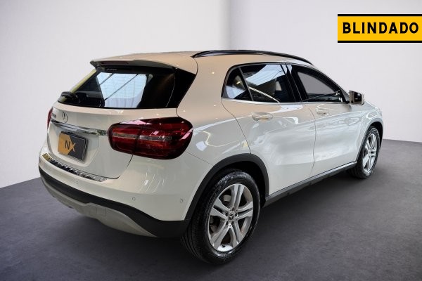 MERCEDES-BENZ GLA 200 1.6 CGI FLEX STYLE 7G-DCT 2019/2020 MERCEDES-BENZ GLA 200 1.6 CGI FLEX STYLE 7G-DCT 2019/2020